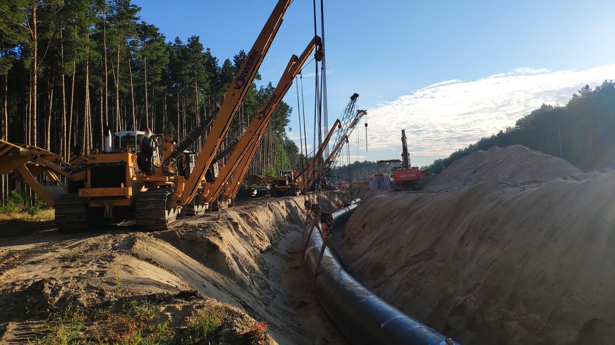 Pipeline Lower & Lay.